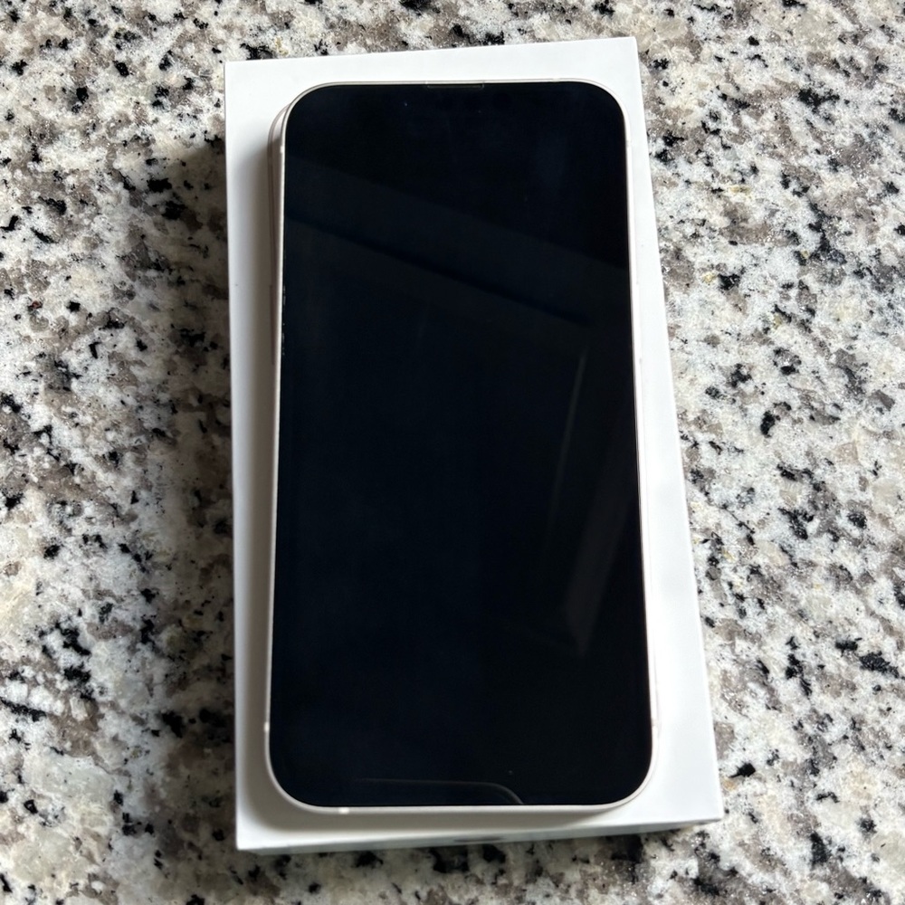 AT&T iPhone 13 Starlight 128GB